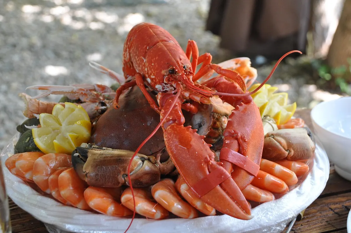 How to Eat Like a Local in Norfolk: A Checklist of 10 Traditional Dishes to Try